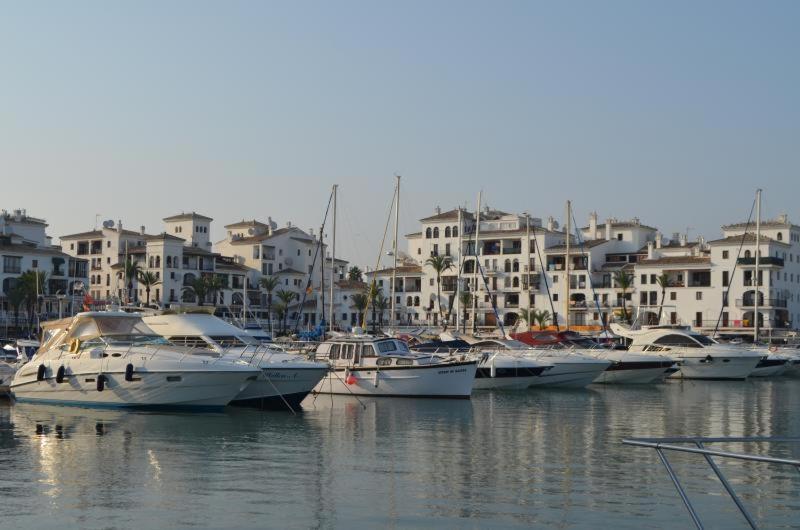 Penthouse Marina La Duquesa Leilighet Manilva Eksteriør bilde